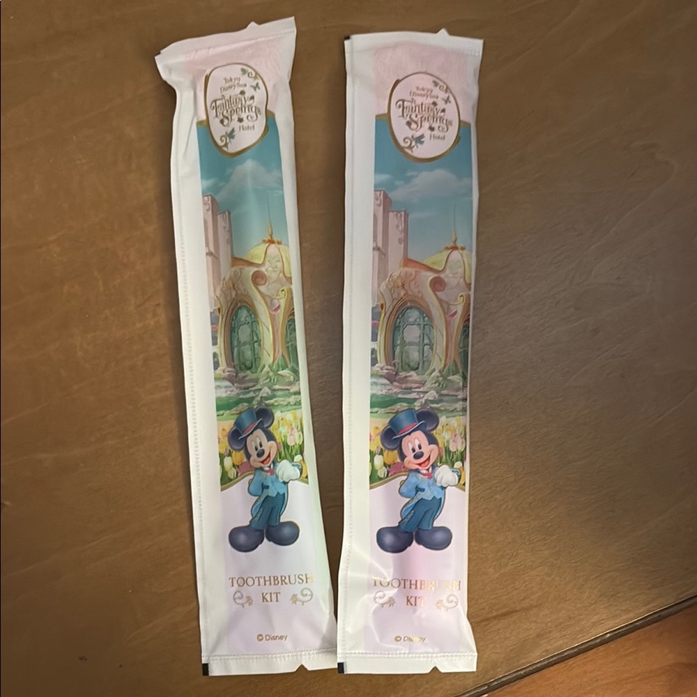 Tokyo Disney Fantasy Springs Hotel Toothbrush Kit - Pink